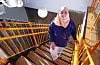 Baidaa Shamka Alhamdan er glad for å ha fått praksisplass på Etne omsorgssenter. Når ho har fagbrevet som som helsefagarbeidar i hånda håpar ho på å finne fast arbeid i Etne.FOTO: TORSTEIN TYSVÆR NYMOEN