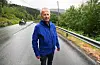 Mykje å ta fatt i langs vegane. Leif Grindheim satsar på å få rydda krattet ved Utsiktsplassen ved E134 i år.FOTO: TORSTEIN TYSVÆR NYMOEN