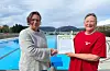 Elisabeth thomassen og Sigrid Bøthun. Onsdag mottok Sjøkanten trivsel folkehelseprisen 2025 frå Skånevik helselag. FOTO: RENATE SÆVAREID