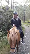 Stina Nordtveit på ridetur i Aurdal, Vats. Foto: Gro Karin Velde