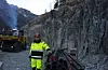 Hardaland er startpunktet. Her skal drivinga av den 1.1000 meter lange tilkomsttunnelen starta. Byggeleiar Terje Sandvik trur ikkje det er lenge før første salve går i lufta.Foto: Arne Frøkedal