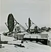 NATO-stasjonen med parabolantenne og dieselhus. I dag er alt rive.Foto: Privat