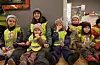 Pia Grumheden, Astrid Sofie Øverland, Zofia Lopuszynska, June Ness Heien, Pola Lopuszynska, Olivia Sagaidak. Ein nøgd gjeng som fekk seg kakemenn etter dei var ferdige å syngja. FOTO: RENATE SÆVAREID