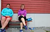 Marianne Ihle og Reidun Wåge hadde ein pause i hytteveggen.