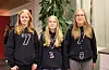 13-åringane Anna Rygg Grumheden (t.v.), Linnea Berge Mortensen og Signy Johanna Rafdal var med i arrangørgjengen i tillegg til å opptre i bandet 7ande himmel.