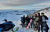 Caroline Støve (f.v.), Linda Rasmussen, Herdis Thomsen, Jonas Syderbø, Peter Lisager, Torben Christiansen og Alexander Helland brukte sjansen til å stå på snowboard på Grønland.