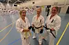 Karate er ei god måte å trene på både mentalt og fysisk, meiner Astrid Live Brun, Lise Løvereide og Mali Hjemdal.