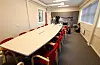 På møterommet, som har plass til 20 personar, vil mellom anna debriefingar etter aksjonar finne stad.