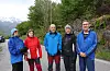 Astrid Lundal (t.v.), Solveig Christensen, Jon Arne Markhus, Solveig Lillian Lundal og Jørgen Lundal er klar for sin faste onsdagstur.Foto: Irene Mæland Haraldsen