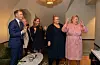 Høgre-leiar Erna Solberg ser dei første valprognosane presentert på det som blei ein valkveld der Høgre blei største parti. Foto: Hans Kristian Thorbjoernsen / Høyre / NTB/ NPK