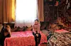 På besøk hjå ein av dei fattige familiane. Dei hadde to rom som ein familie på fem brukte. Foto: Kristine Bastlien