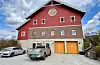 Låvekyrkja har tre etasjar. I kjellaren er det teknisk rom, verkstad og garasjar. Foto: Heidi Molstad Andresen / NPK