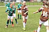 2014: Etne og Vindafjord møttest i finalen for jenter 13 år, og dei brunkledde i vest drog det lengste strået. HerAndrea Hundhammer Vågen (t.v) på Etne-laget i duell med Sara Helland som scora tre mål for Vindafjord. FOTO: JON EDVARDSEN