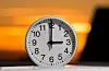 Søndag får du ein time mindre med søvn