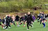 Det var populært å vere med på ei trening med FKH-spelarar i Ølen. FOTO: PRIVAT