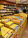 På Freia blir det produsert over 22.000 tonn sjokolade i året: Melkesjokolade i fleire storleikar, Kokesjokolade, rullar med mjølkesjokolade og krokan og sjokoladedrops som Non Stop – i tillegg til ulike sesongprodukt. Foto: Heidi Molstad Andresen / NPK