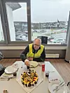 Vidar Rullestad blei feira med kake. PRIVAT FOTO