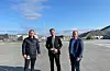 Besøkte Ølen Betong si avdeling i Gismarvik. Frå venstre Lars Arvid Norekvål, Ølen Betong, minister Henrik Aasheim og Mads Arild Vedøy, nestleier Haugesund Høgre.Foto: Privat