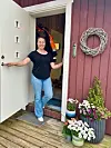 Eigentleg skulle dei berre klargjere låven til sommarfestar for venner og storfamilie. No har Anne Lovise og gjengen budd her i 11 år. Foto: Heidi Molstad Andresen / NPK