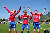 Fra 2023 då Ølen G11 leiar 1-0 mot Nord G11 etter berre nokre få minttar, er det vill jubel å spora! F.v: Niklas Andreassen Berge, Eivin Nilsen Riber og Kristian Taraldsøy.
