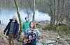 Med minusgrader og røyk som kulisse spelar gruppa Wrath inn musikkvideoen som snart kjem ut til publikum. I front Jenny Rudi (22) på vokal, gitar og fele, Leon Torskangepoll (22) bass og bak Sander Heggen Skogen (24)trommer og sampler. Foto: Anne-Britt Grindheim