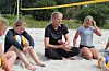 Ingrid Lunde satsar mot OL i Tokyo, men brukte likevel to dagar til å inspirere lokale sandvolleyballspelarar.