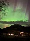 Nordlys over Hodlestadnuten i Etne.FOTO: HILDE SYNNØVE HARBOE