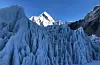 Khumbu icefall. Vakkert, men risikofult! Over basecamp på 5.350 moh ligg Khumbu icefall, brefallet som klartregruppa må gjennom for å nå dei øvrige campane, camp 1, 2,3 og 4.